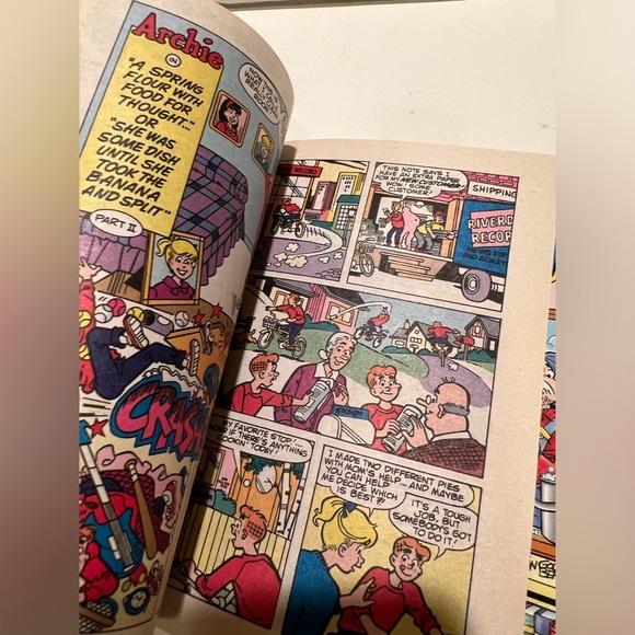 LOT OF 2 KID’S COLLECTIBLE ARCHIE COMIC BOOKS. - Picture 6 of 7